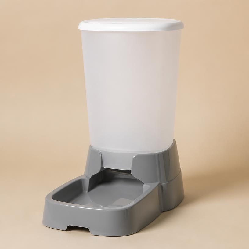 Feeder-Robot Automatic Feeder
